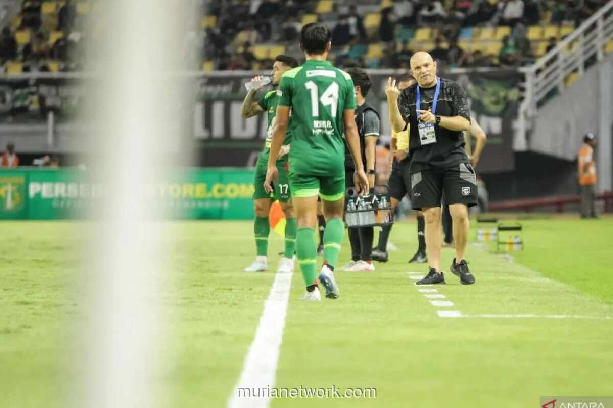 Bernardo Tavares Apresiasi Peningkatan Performa Persebaya Meski Masih Soroti Finishing