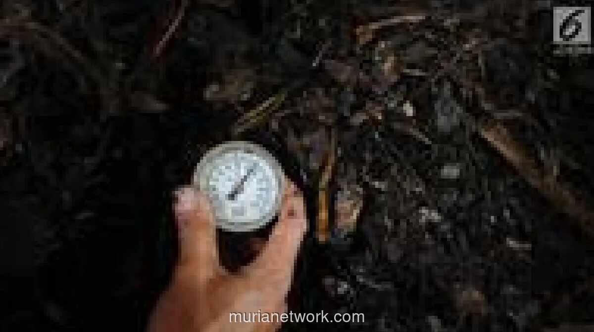 SDN Sukabumi Selatan 07 Olah Sampah Dapur Jadi Ekoenzim dalam Rangka Hari Bumi