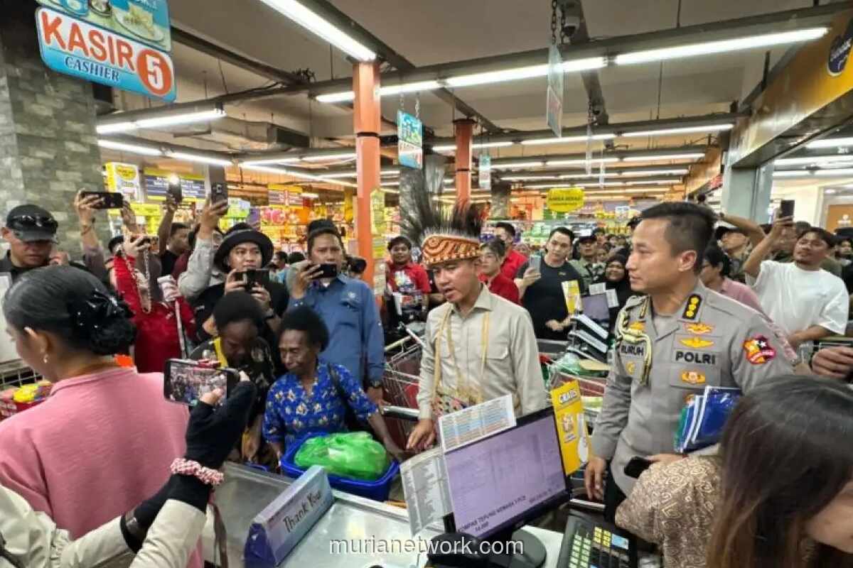 Gibran Beri Voucher Belanja ke 100 Janda Papua di Hari Kartini