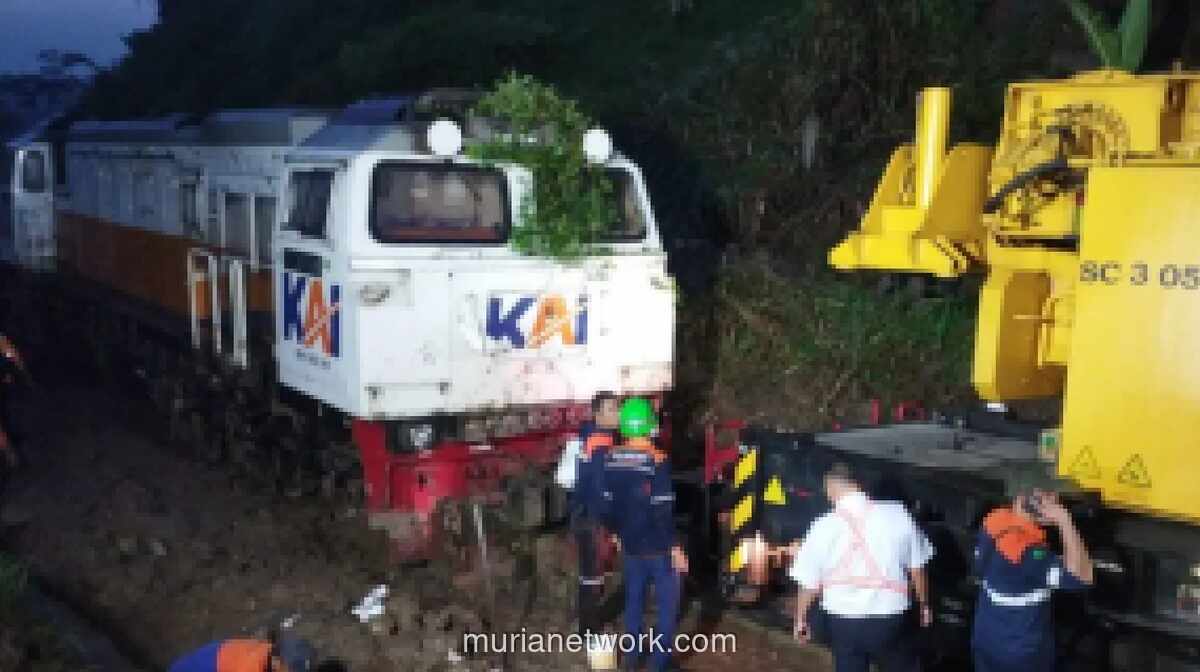 Lalu Lintas Kereta di Jalur Maswati-Sasaksaat Kembali Normal Setelah Longsor
