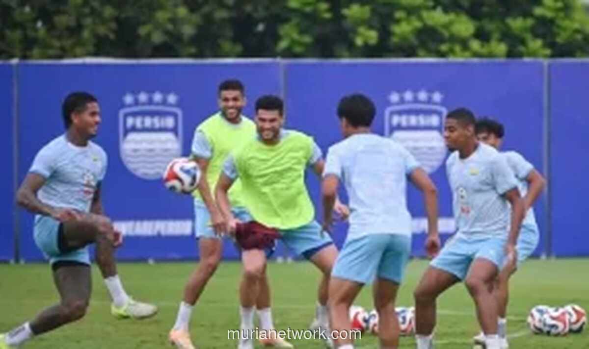 Persib Berpeluang Juara Hattrick, Tapi Jalur ke Puncak Masih Berliku