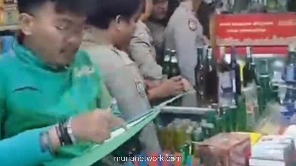 Polsek Parung Amankan Ratusan Botol Miras Ilegal dalam Razia Gabungan