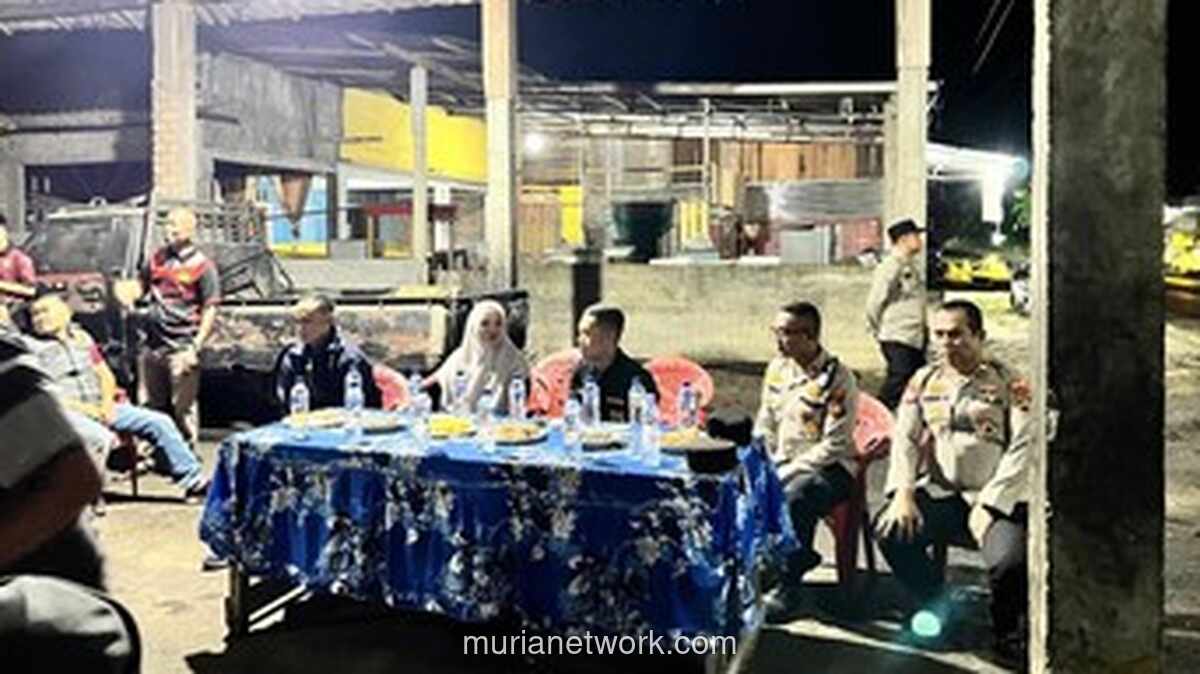 Kapolres OKU Selatan Pimpin Ronda Malam Bersama Warga di Desa Gunung Terang