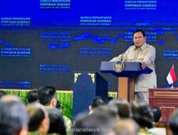 Presiden Prabowo Sapa Seluruh Ketua DPRD di Penutupan Kursus Lemhannas