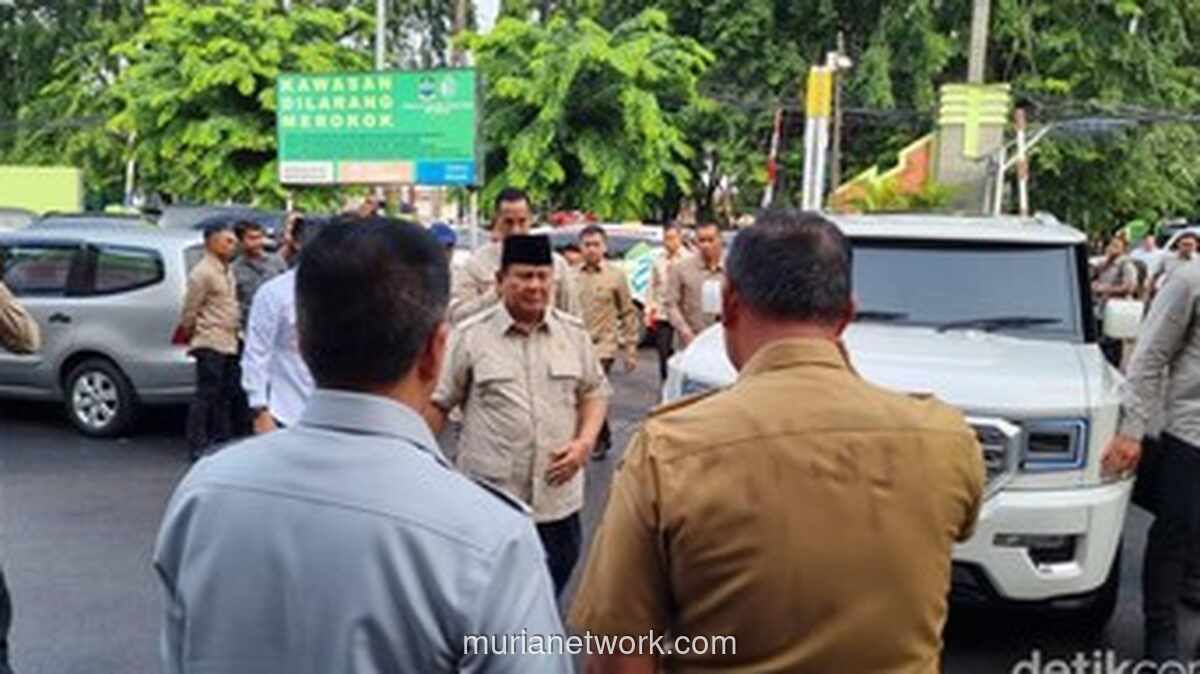 Presiden Prabowo Jenguk Korban Kecelakaan Kereta di Bekasi, 7 Tewas