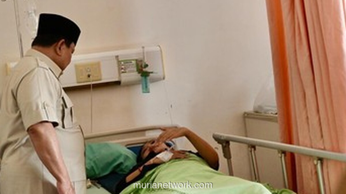 Presiden Prabowo Jenguk Korban Kecelakaan Kereta di Bekasi, Perintahkan Investigasi dan Penanganan 1.800 Perlintasan