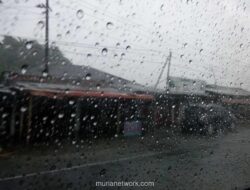 Prakiraan Cuaca Makassar 26 April: Siang hingga Sore Hujan Ringan-Sedang, Dini Hari Gerimis