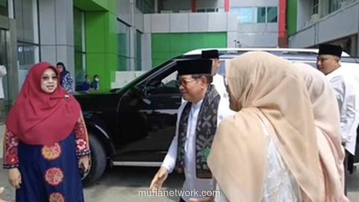 Gubernur DKI Kunjungi Siswa Korban Keracunan Makanan di RSKD Duren Sawit