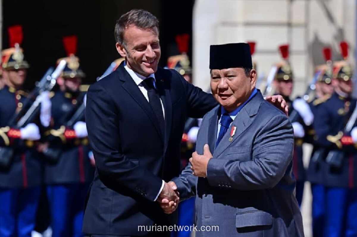 Presiden Prabowo Disambut Upacara Militer dan Gelar Pertemuan Bilateral dengan Macron di Paris