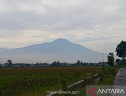 PVMBG Perluas Radius Bahaya Gunung Slamet Jadi Tiga Kilometer