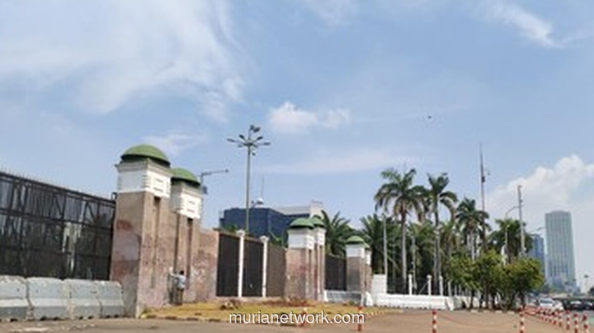 Ribuan Buruh Gelar Aksi di DPR, Tuntut Penghapusan Outsourcing