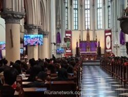 Ribuan Jemaat Padati Gereja Katedral Jakarta untuk Peringatan Khidmat Jumat Agung