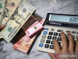 Ekonom: Ketegangan Timur Tengah dan Sinyal The Fed Tekan Rupiah