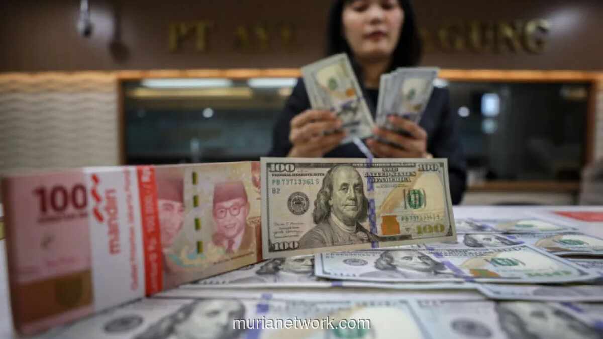 Rupiah Ditutup Melemah ke Rp17.181 per Dolar AS, Tertekan Geopolitik dan Lonjakan Jatuh Tempo Utang