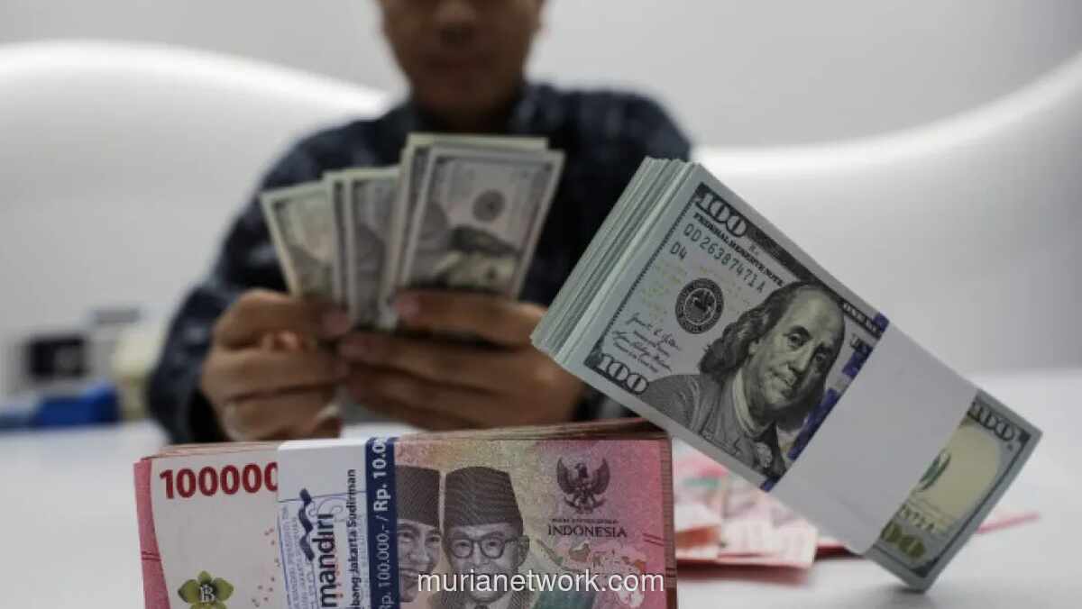 Rupiah Melemah ke Rp17.255, BI Tingkatkan Intervensi Hadapi Tekanan Global