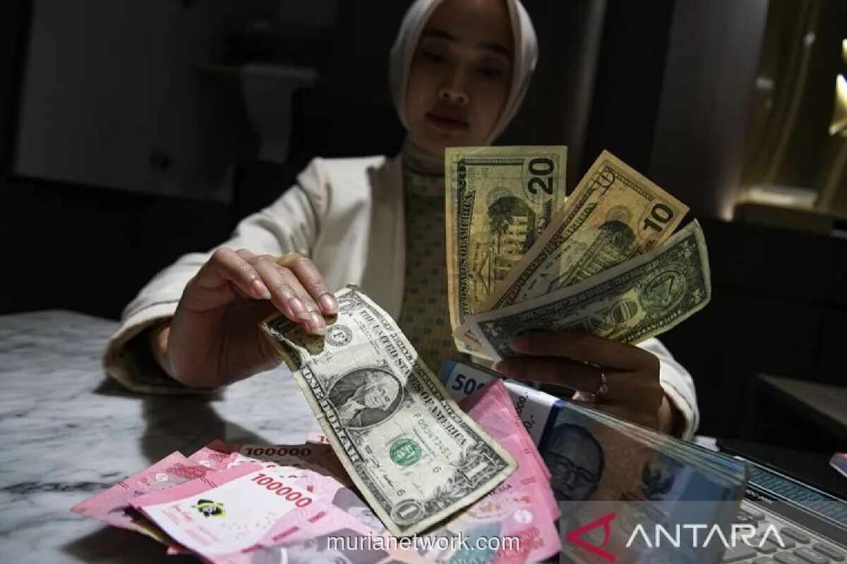 Rupiah Menguat Tipis ke Rp16.982 per Dolar AS di Awal Perdagangan