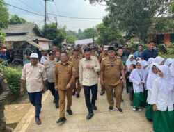 Gubernur Banten Ambil Alih Perbaikan Jalan Desa yang Rusak Puluhan Tahun di Pandeglang