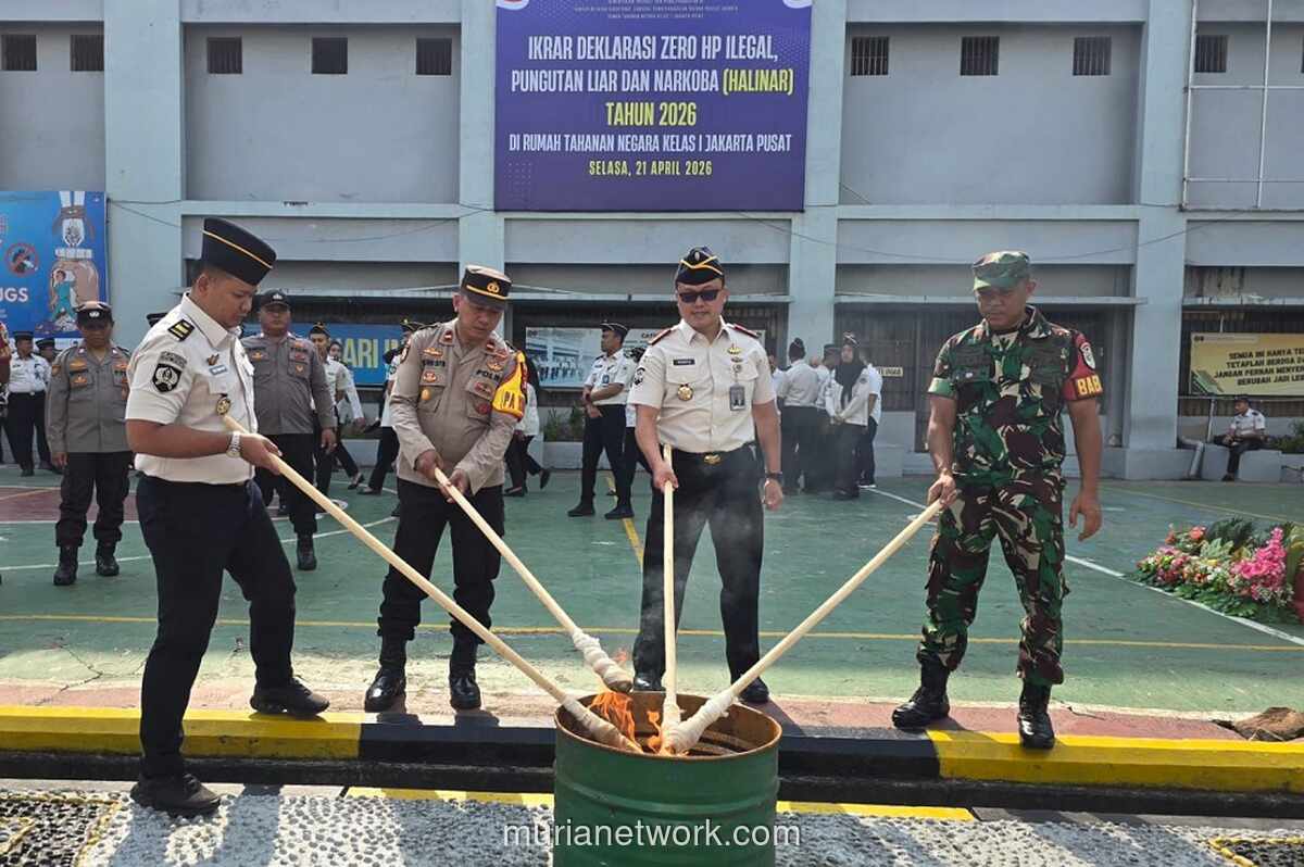 Rutan Salemba Musnahkan Ratusan Ponsel Ilegal dengan Cara Dibakar