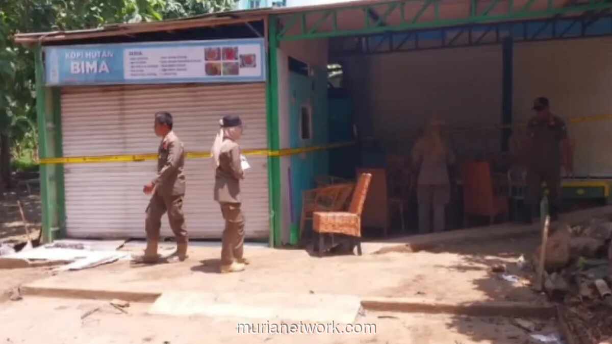 Pemkot Cirebon Bongkar Bangunan Liar di Stadion Bima yang Diduga Sarang Judi dan Miras