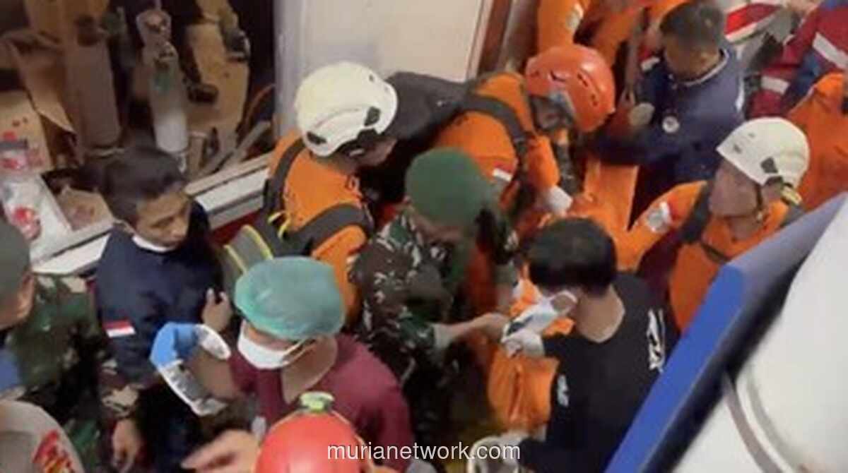 Evakuasi Korban Tabrakan KRL di Bekasi Berlangsung Sulit, Empat Tewas dan 71 Luka