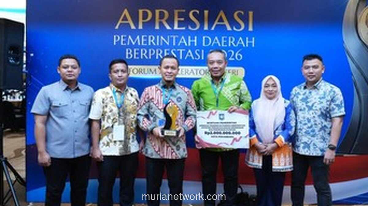 Wali Kota Pekanbaru Raih Penghargaan Kemendagri Berkat Keberhasilan Tekan Kemiskinan dan Stunting