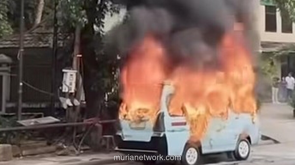 Sopir Angkot di Tanah Abang Bakar Rekan karena Berebut Antrean Penumpang