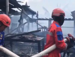 Lima Warung Makan di Bergas Hangus Terbakar, Diduga Akibat Gas Bocor