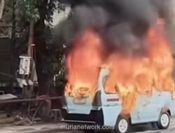 Angkot Hangus Terbakar di Tanah Abang, Sopir Disiram Bensin Gegara Sela Antrean Ngetem