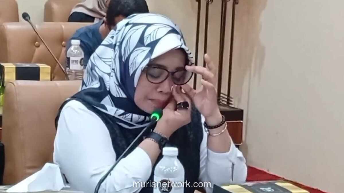 Ibu Korban Peluru Nyasar di Gresik Tangis di Hadapan DPRD Jatim