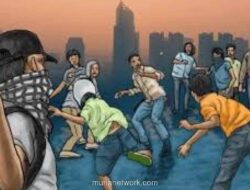 Bentrokan di Makassar Tewaskan Dua Pemuda, Motor Dibakar Massa