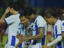 Persib Tak Gentar Hujan, Kalahkan Semen Padang 2-0 di Padang