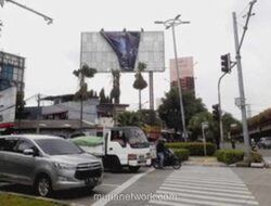 Pemprov DKI Turunkan Baliho Kontroversial Aku Harus Mati Usai Protes Warga