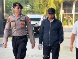 Bupati Tulungagung Tiba di KPK Usai OTT, Langsung Jalani Pemeriksaan