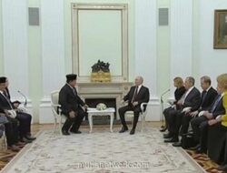 Prabowo dan Putin Bahas Kemitraan Strategis Indonesia-Rusia di Kremlin