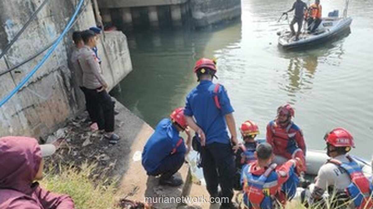 Pengendara Motor Tewas Tercebur ke Kanal Banjir Timur Jakarta Utara, Tim SAR Temukan Jasad Korban Setelah Empat Jam Pencarian
