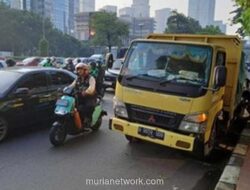 Truk Mogok di Gatot Subroto Pagi Ini Picu Macet Parah