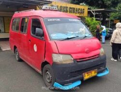 Polisi Tangkap Dua Sopir Angkot di Ciracas yang Pecahkan Kaca Mobil Pengendara Lain Gegara Ditegur Lawan Arus