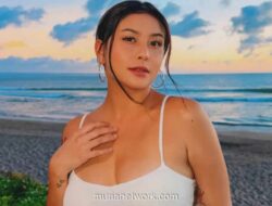 Awkarin Bikin Heboh dengan Unggahan Test Pack Positif