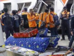 Kapolda: Enam hingga Tujuh Korban Masih Terjepit di Gerbong KRL Usai Tabrakan dengan Argo Bromo di Bekasi Timur