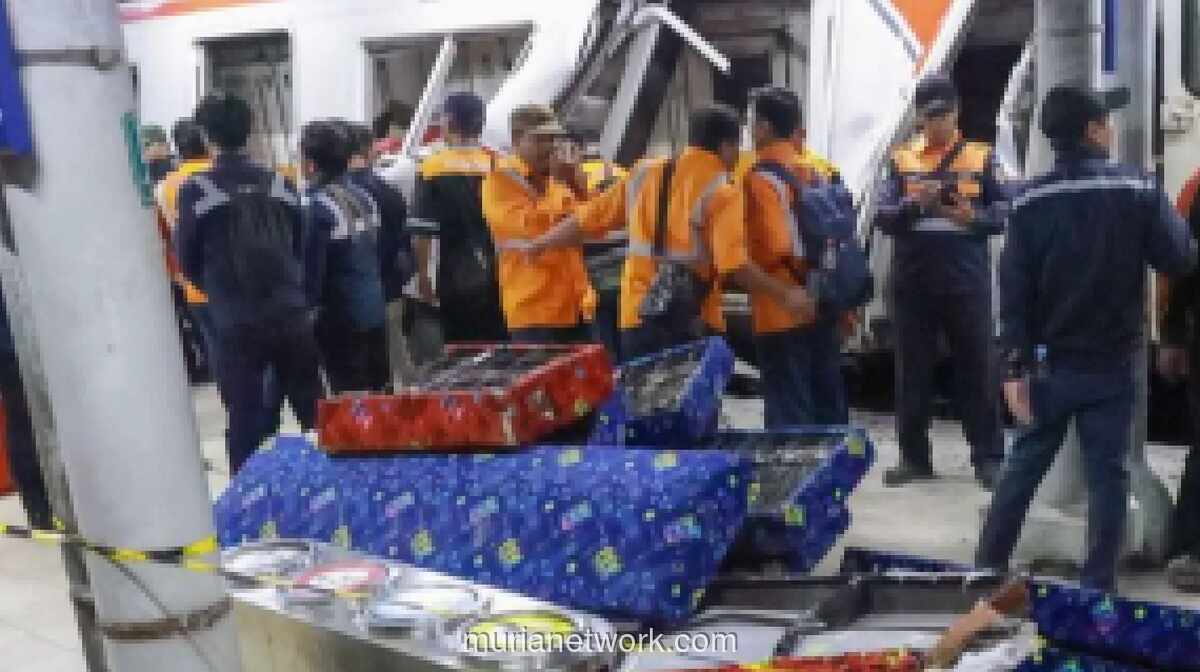 Kapolda: Enam hingga Tujuh Korban Masih Terjepit di Gerbong KRL Usai Tabrakan dengan Argo Bromo di Bekasi Timur