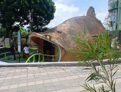 Dua Wisatawan Terkunci di Dalam Akuarium Kebun Binatang Bukittinggi