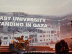 The Strokes Tampilkan Tokoh Korban Intervensi Asing di Panggung Coachella