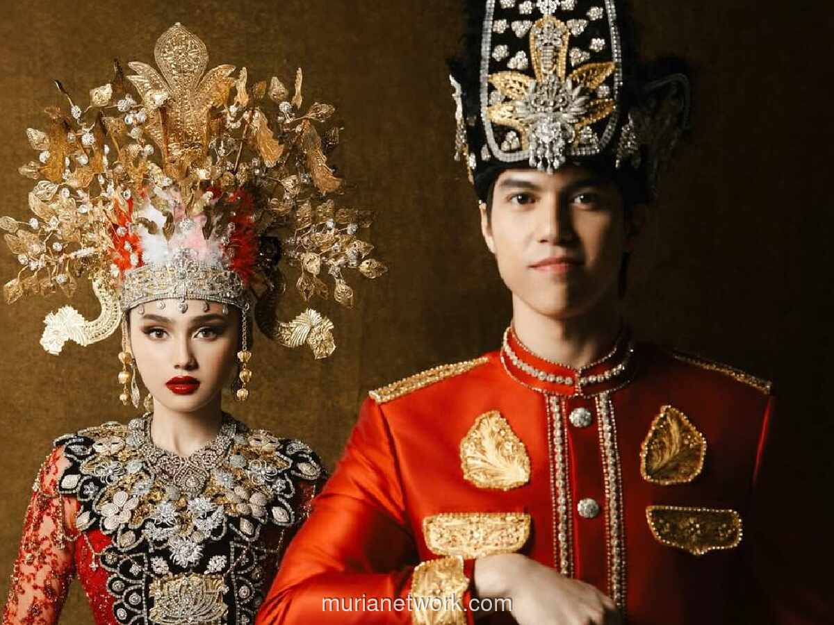 El Rumi dan Syifa Hadju Pamer Kemegahan Busana Adat Gorontalo di Sesi Prewedding