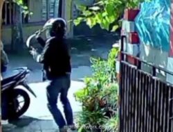 Warga Lumajang Hadang Pencuri Motor yang Acungkan Celurit