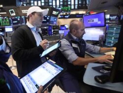 Pembukaan Kembali Selat Hormuz Picu Saham Melonjak dan Harga Minyak Anjlok