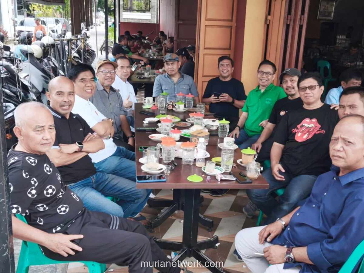 Warkop Dg Anas: Meja Kopi Sederhana yang Menjadi Titik Temu Para Legenda Makassar