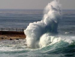 BMKG Perpanjang Peringatan Gelombang Tinggi hingga 4 Meter hingga 22 April