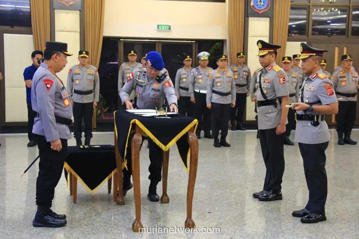 108 Perwira Polri Dimutasi, Tiga Dirotasi ke Divisi Hukum untuk Posisi Advokasi dan Analisis