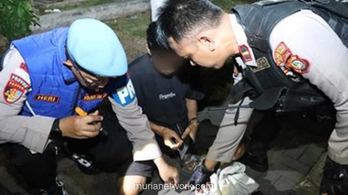 Polisi Jakarta Pusat Amankan 11 Orang dan Sita Celurit hingga Ratusan Butir Tramadol dalam Operasi Dini Hari