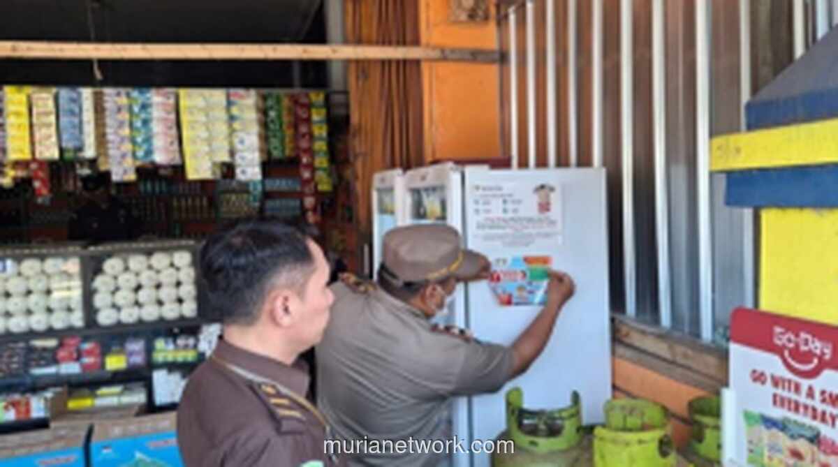 Satpol PP Batang Sita 11.180 Batang Rokok Ilegal, Pedagang Kena Denda Rp25,4 Juta